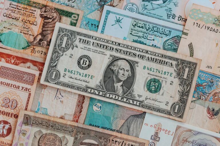 Global bonds extend selloff, oil prices surge on renewed US-Iran strikes — Economy coverage by New Way News. Photo: Pratik...