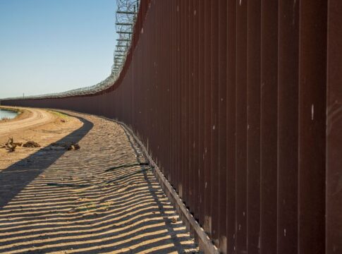 New developments in US border policy and immigration reform — Politics coverage by New Way News. Photo: Mark Stebnicki via...
