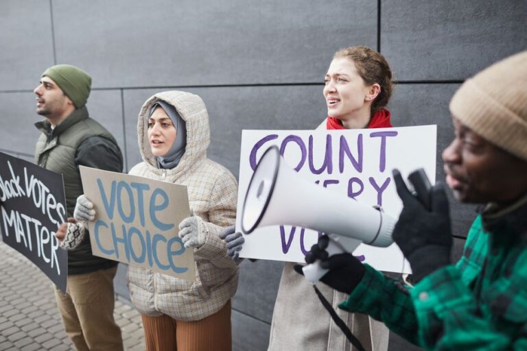 Why Voting Rights Matters for US Citizens Today — Politics coverage by New Way News. Photo: Edmond Dantès via Pexels