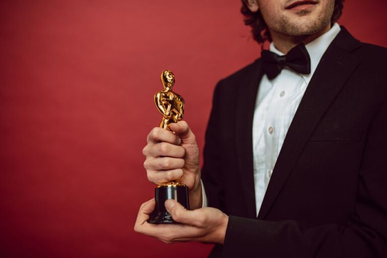 26 Best Actors in Their 20s: Hollywoods Rising Stars — Entertainment coverage by New Way News. Photo: RDNE Stock project v...