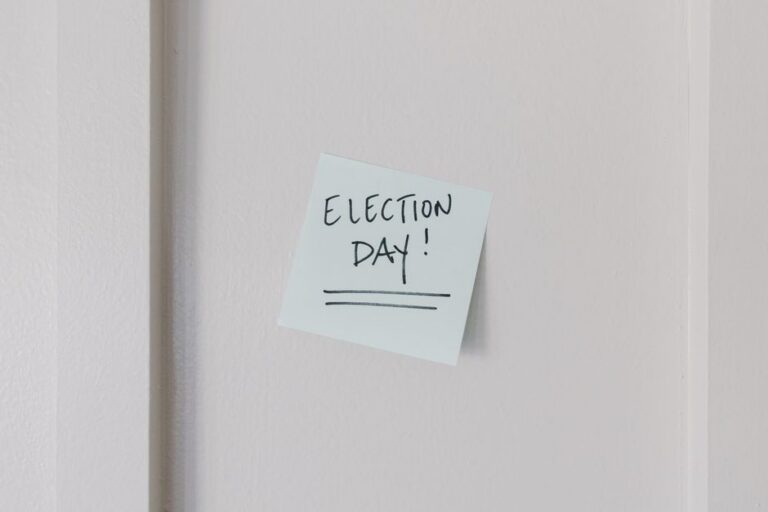 Here’s The White House’s 308-Word AI ‘Accord’ In Full—Including Misspelling — Politics coverage by New Way News. Photo: Ta...