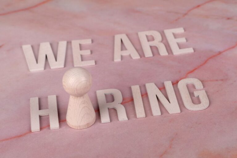 Low-hire, low-fire labor market continues in September jobs report — Economy coverage by New Way News. Photo: Ann H via Pe...