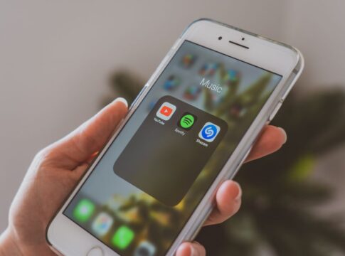 Music & The Mind: How Streaming Culture Is Shaping Us — Entertainment coverage by New Way News. Photo: Castorly Stock via ...