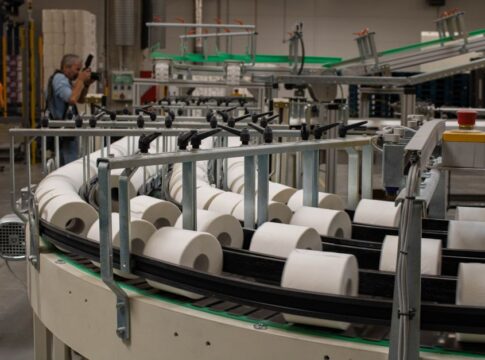 Brookings paper offers broad plan to shrink Fed balance sheet — Economy coverage by New Way News. Photo: Dávid Lehoczki vi...